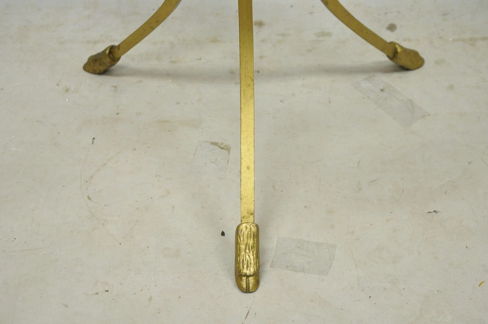 Decorator Italian Neoclassical Style Gold Hoof Foot Round Occasional Side Table