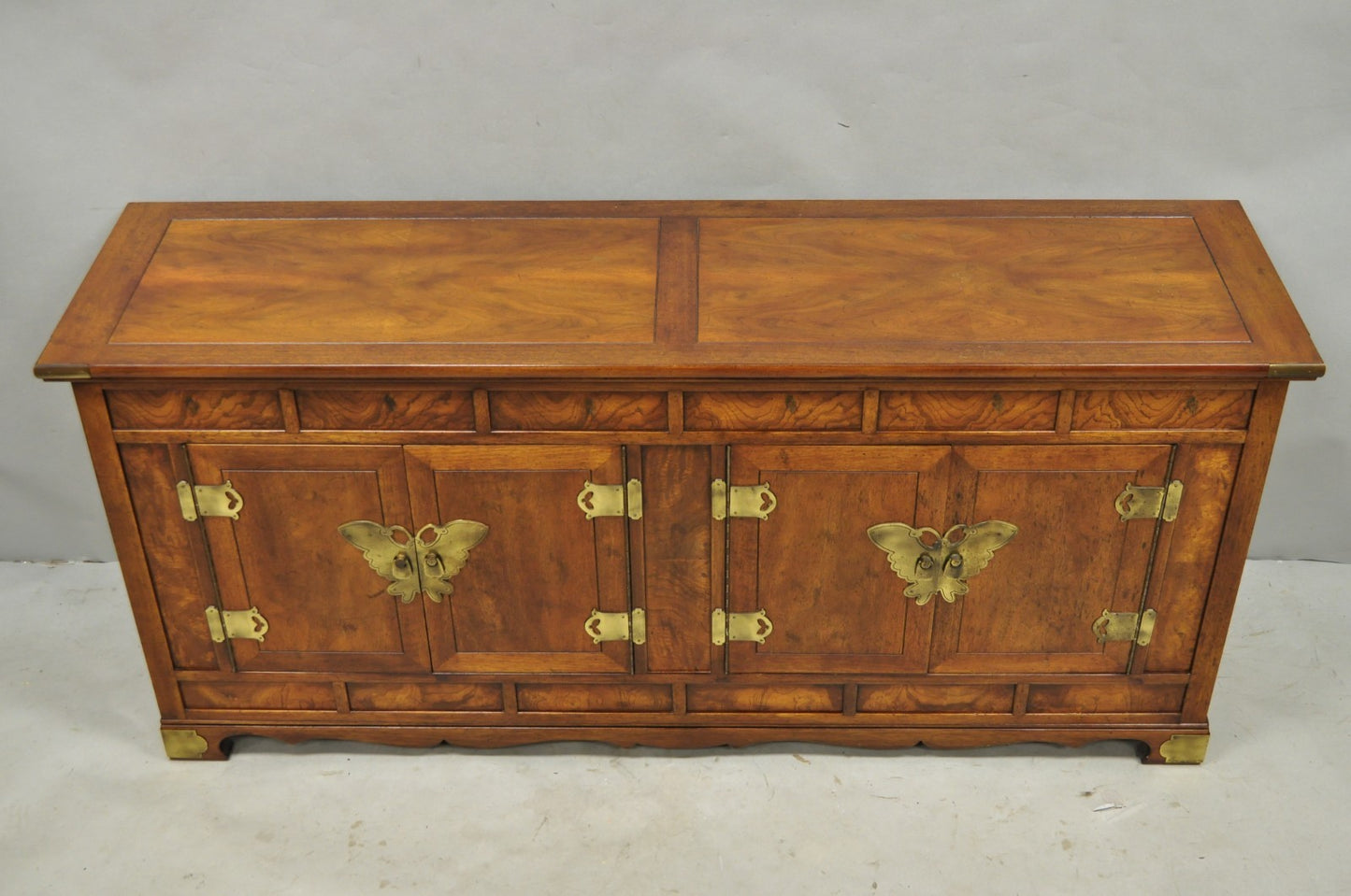 Vintage Henredon Chinoiserie Brass Butterfly Burl Wood Credenza Cabinet Buffet