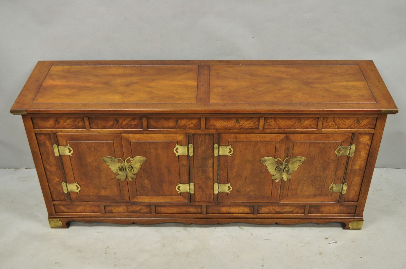 Vintage Henredon Chinoiserie Brass Butterfly Burl Wood Credenza Cabinet Buffet
