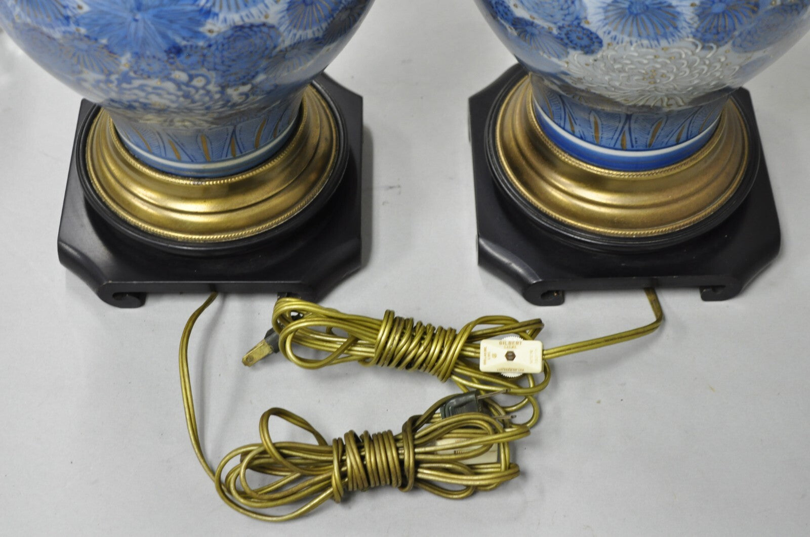Vintage Paul Hanson Chinoiserie Blue Poreclain Flower Oriental Table Lamp Pair