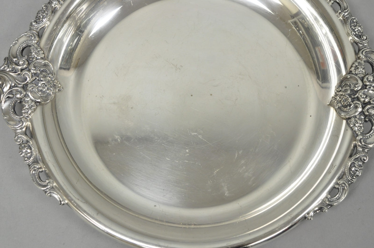 Vintage Wallace Baroque Silver Plated Round Twin Handle Serving Platter Bar Tray