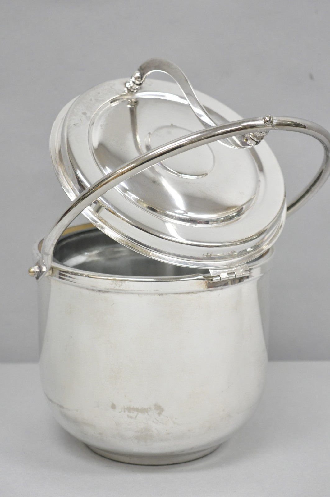 Vintage Art Deco Silver Plated Reticulating Hinge Bar Ice Bucket by Towle