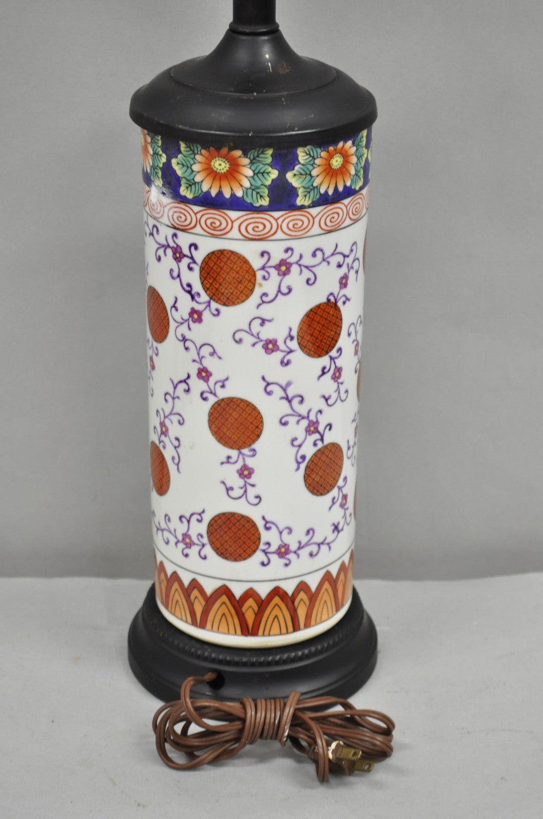 Vintage Chinoiserie Japanese Porcelain Cylinder Oriental Painted Table Lamp