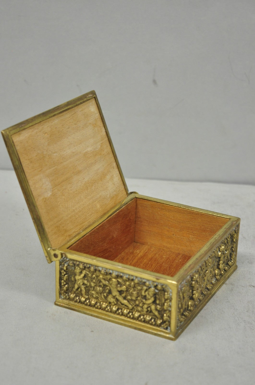 Antique Louis XV Style Brass Bronze Cherub Vanity Jewelry Tobacco Box Humidor