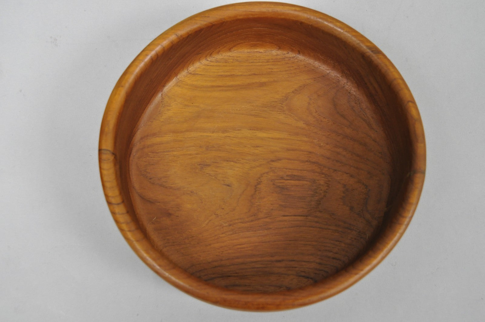 Vintage Mid Century Danish Modern Carved Teak Wood Round Salad Fruit Bowl (B)