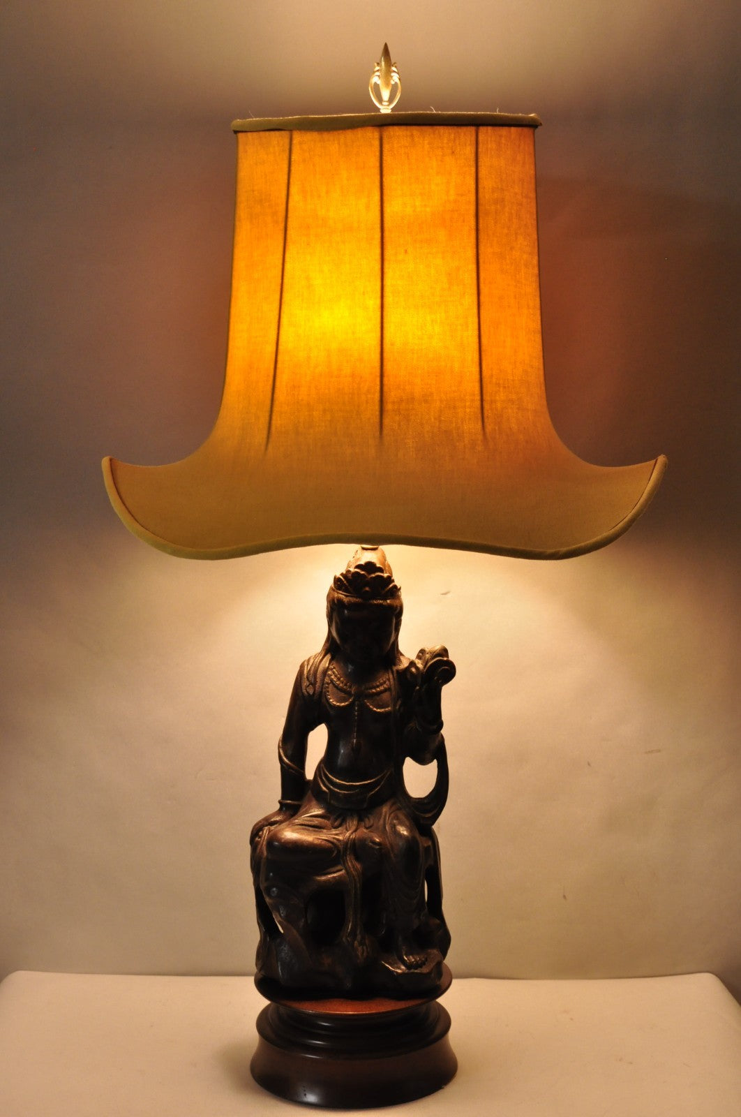 Vintage Buddhist Kuan Yin Brown Ceramic Sculpture Figure Table Lamp w/ Shade