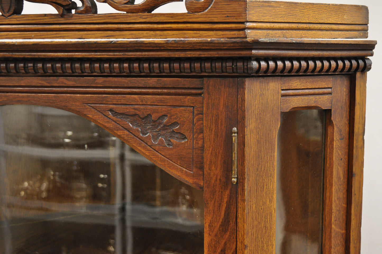 Antique Oak Victorian Renaissance Glass Door Carved Curio Corner China Cabinet