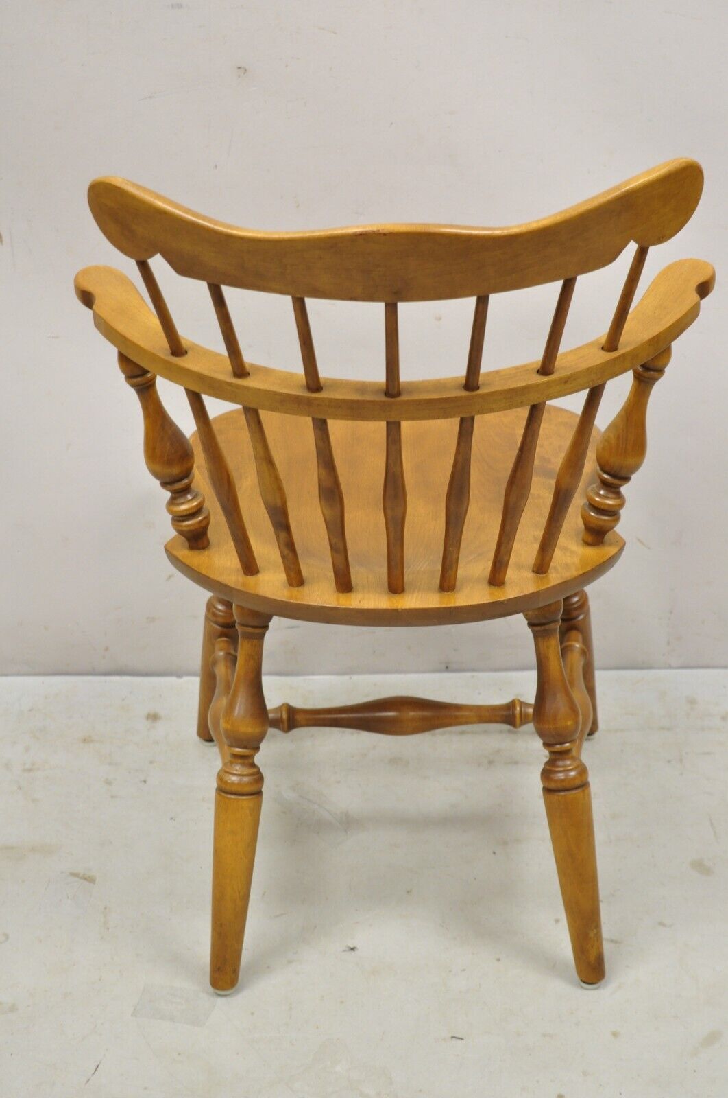 Ethan Allen Heirloom Nutmeg Maple Windsor Comb Back Dining Side Chair