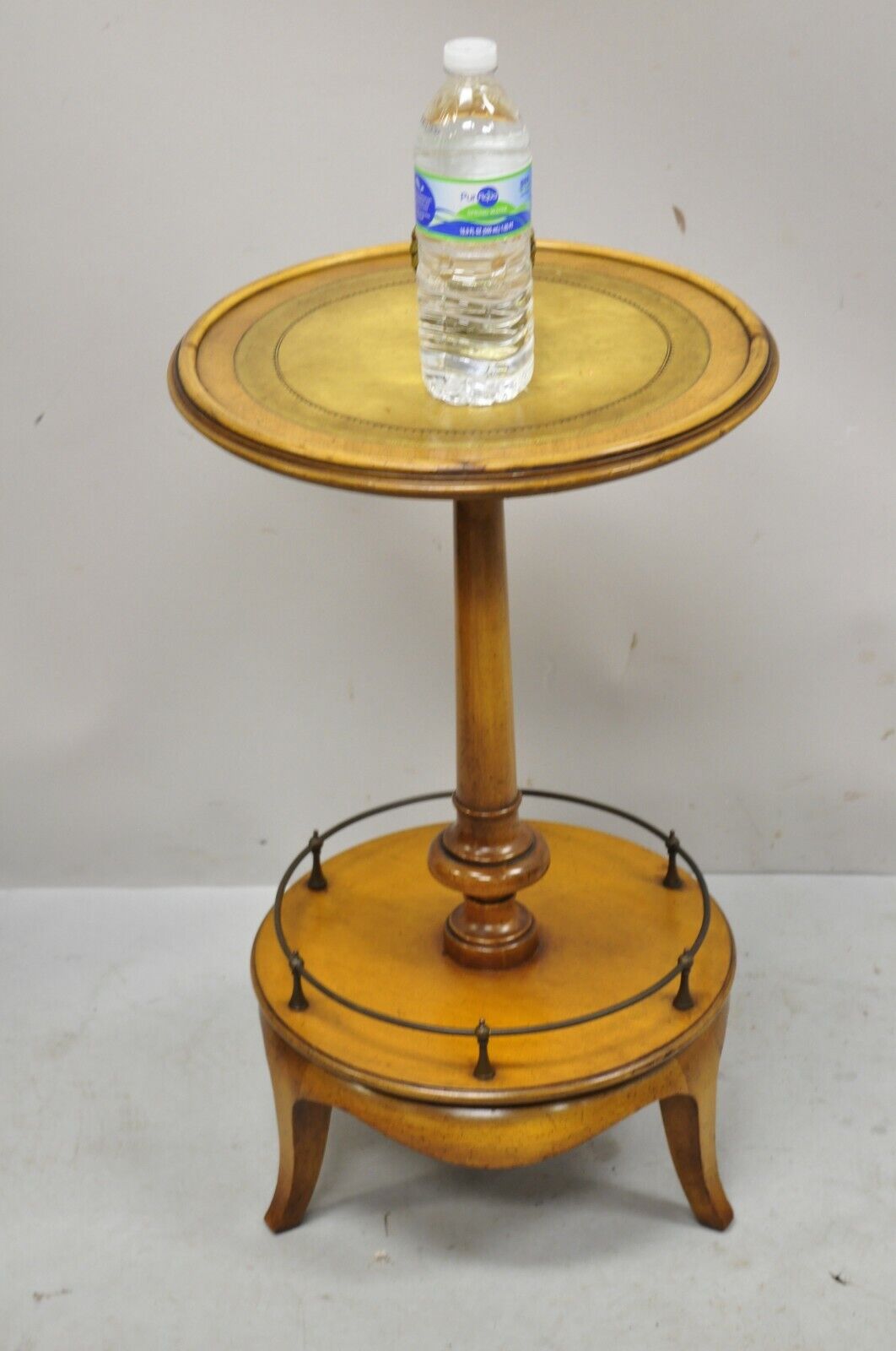 Weiman Heirloom Small Leather Top Round Smoking Stand Side Table Brass Ring