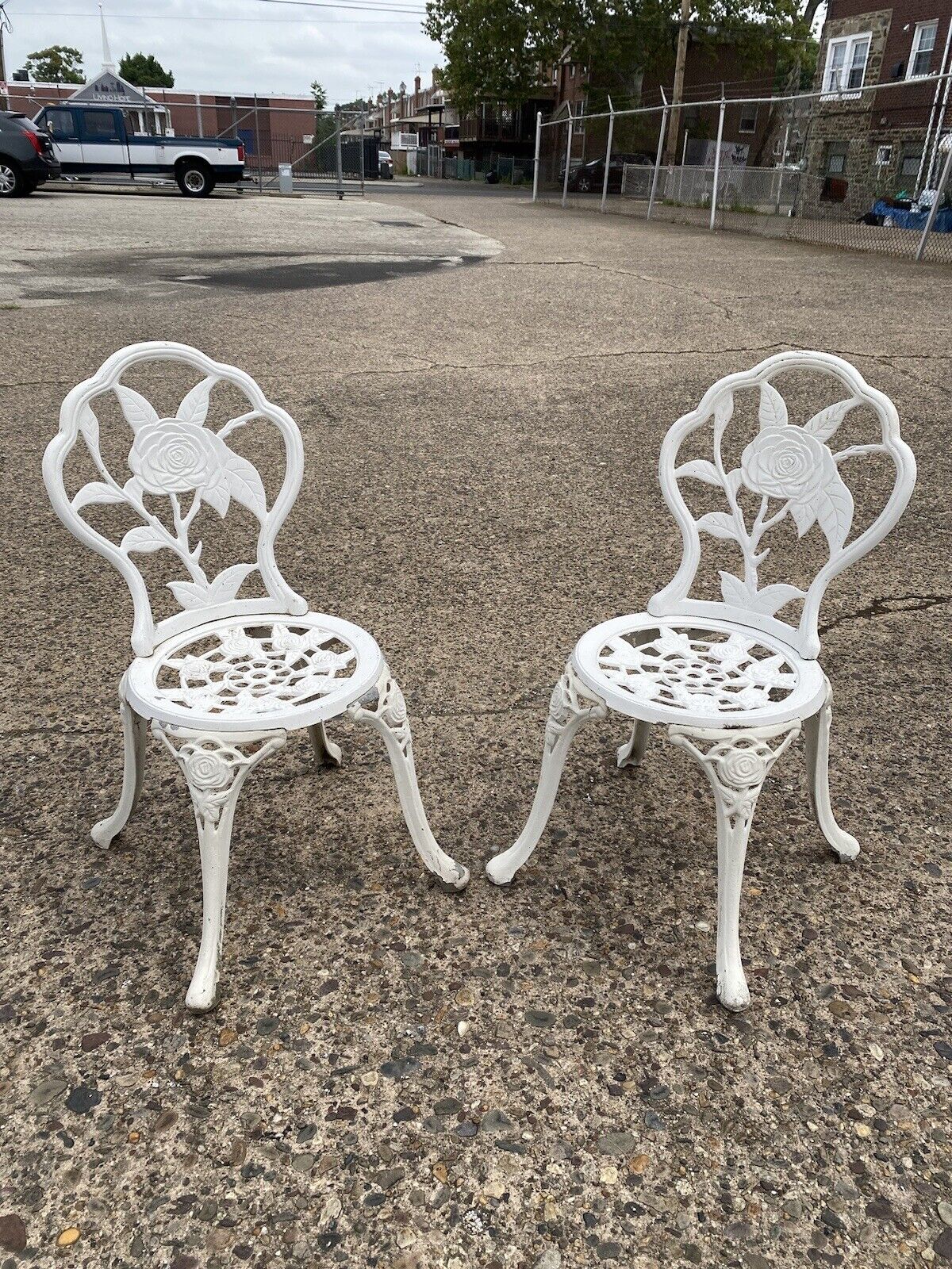 Victorian Style Rose Pattern Cast Aluminum Garden Patio Outdoor Bistro Chairs