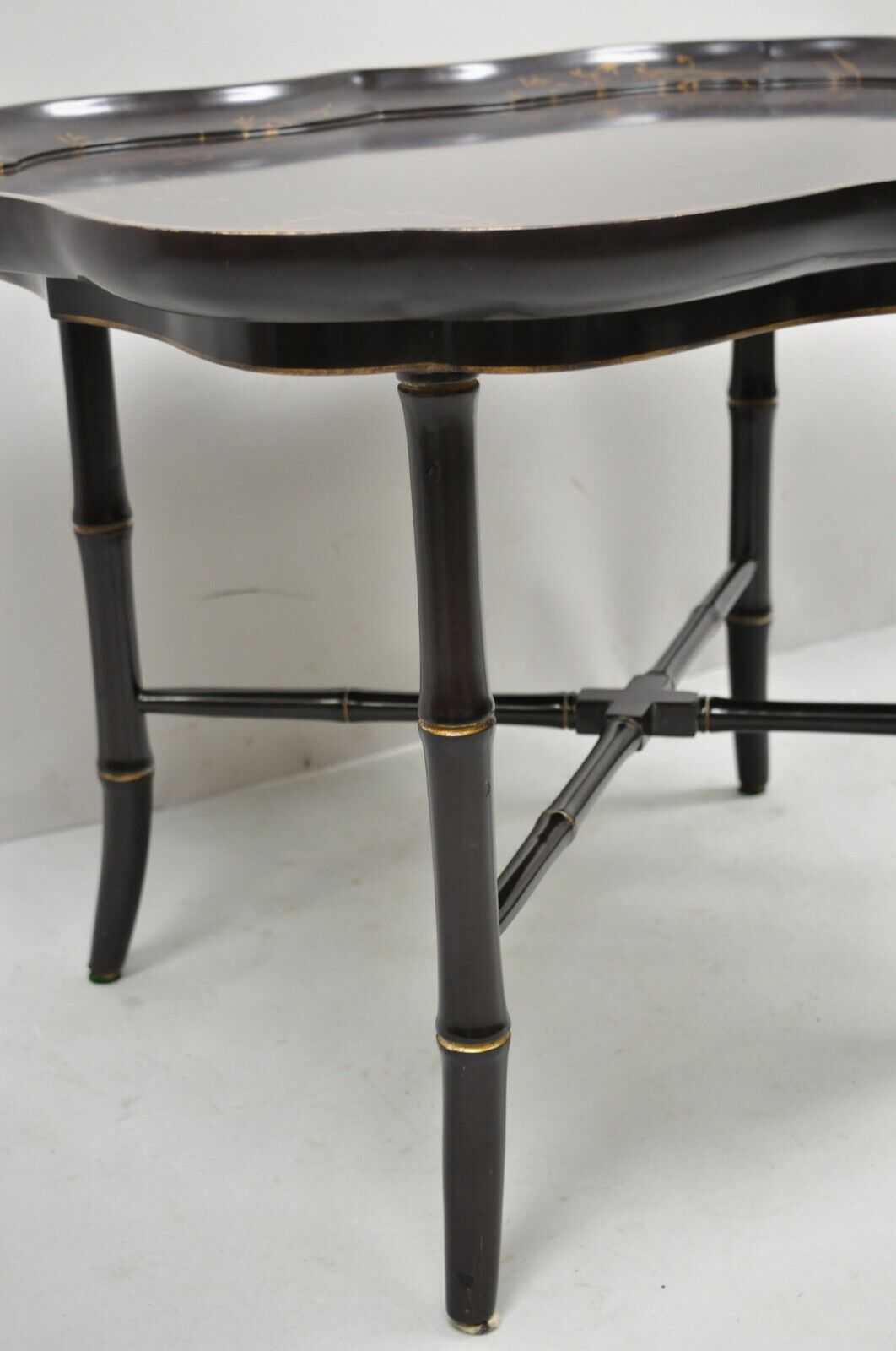 Faux Bamboo Georgian Style Brown Lacquer Scallop Tray Top Coffee Cocktail Table