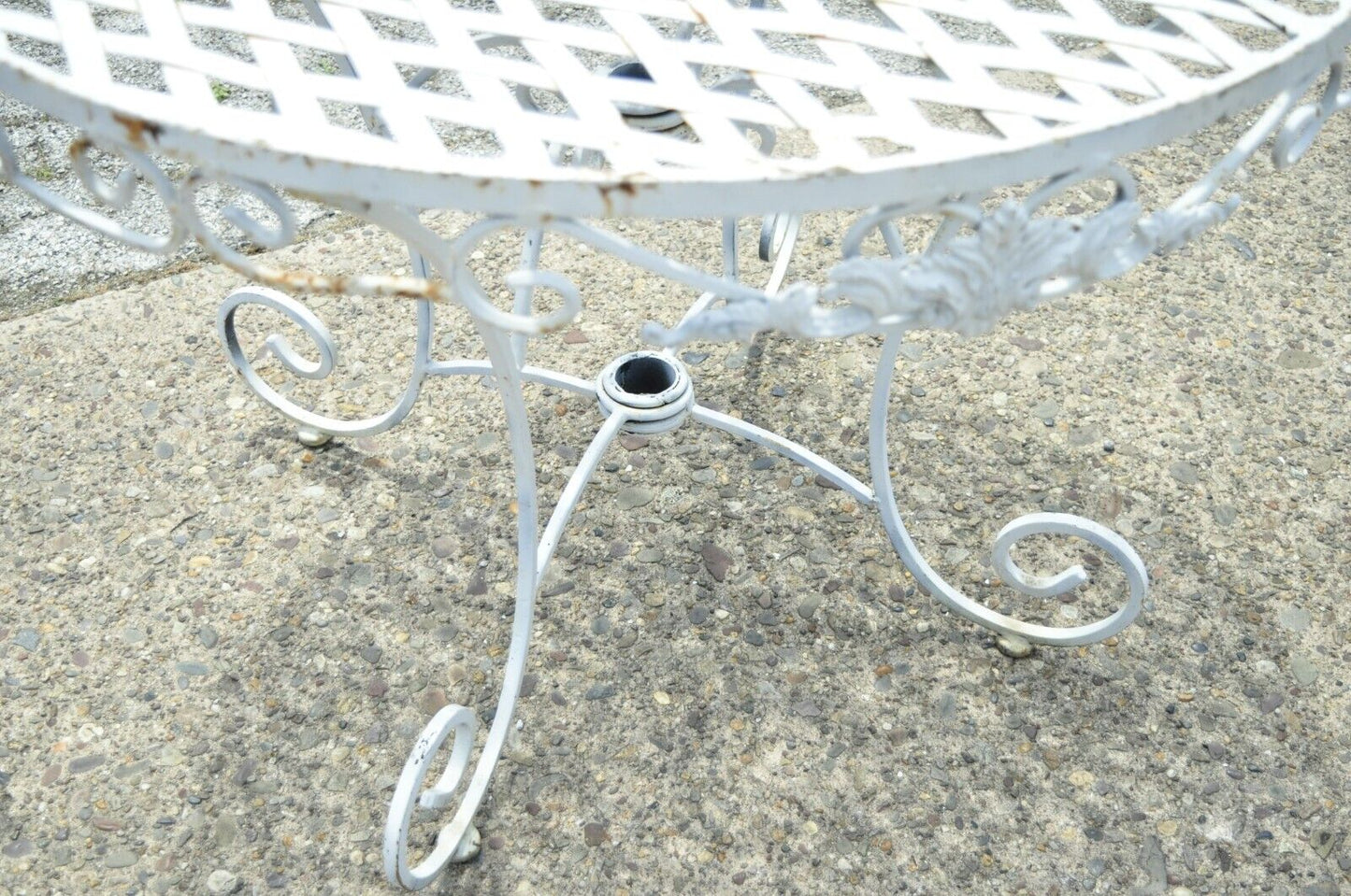 Wrought Iron French Pastry Style Country Lattice Scroll Round Patio Dining Table