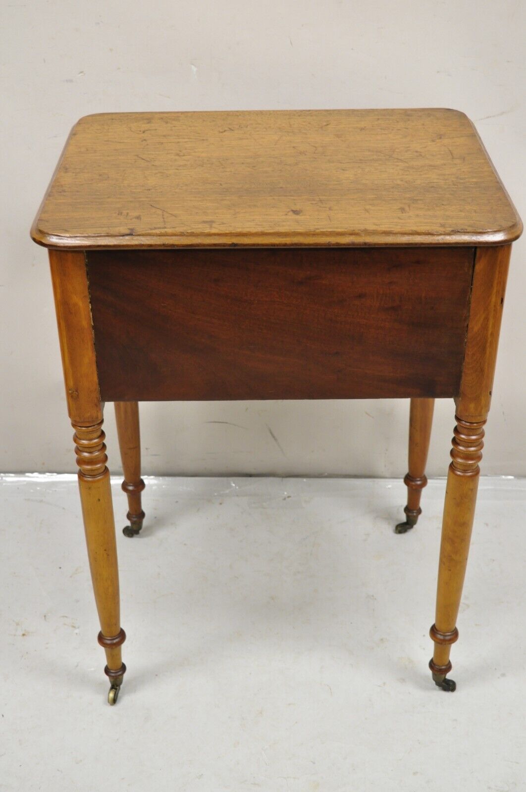 Antique American Colonial Sheraton Mahogany 2 Drawer Nightstand Bedside Table
