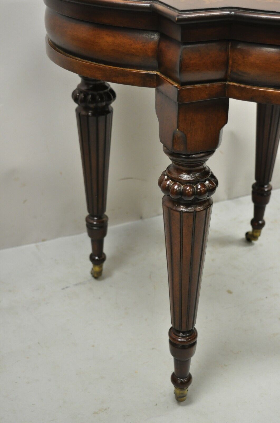 Ethan Allen Italian Mediterranean Style Marquetry Inlay Accent Side Center Table