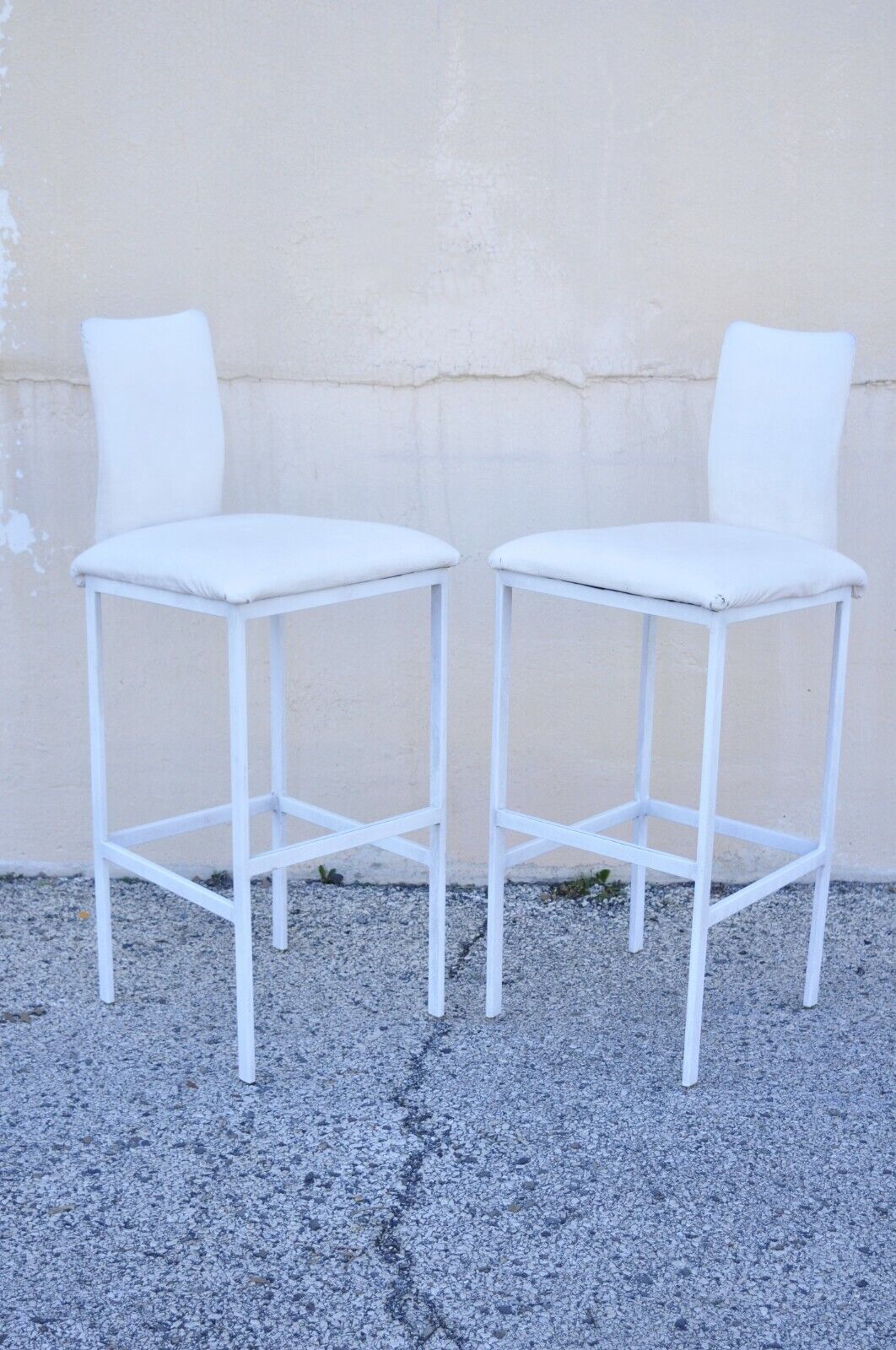 Minson Ent. Contemporary Modern White Metal Sculpted Barstools Chair - Set of 4