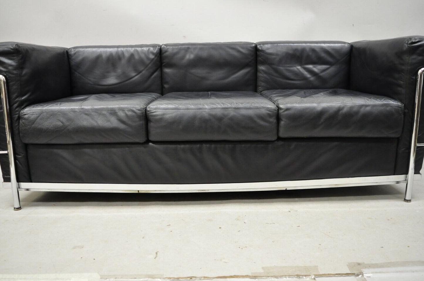 Vintage Le Corbusier LC2 Style Black Leather Mid Century 3 Seat Chrome Sofa