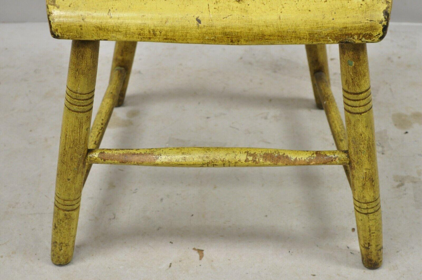 Frederick Loeser & Co Yellow American Primitive Hitchcock Painted Side Chair (A)