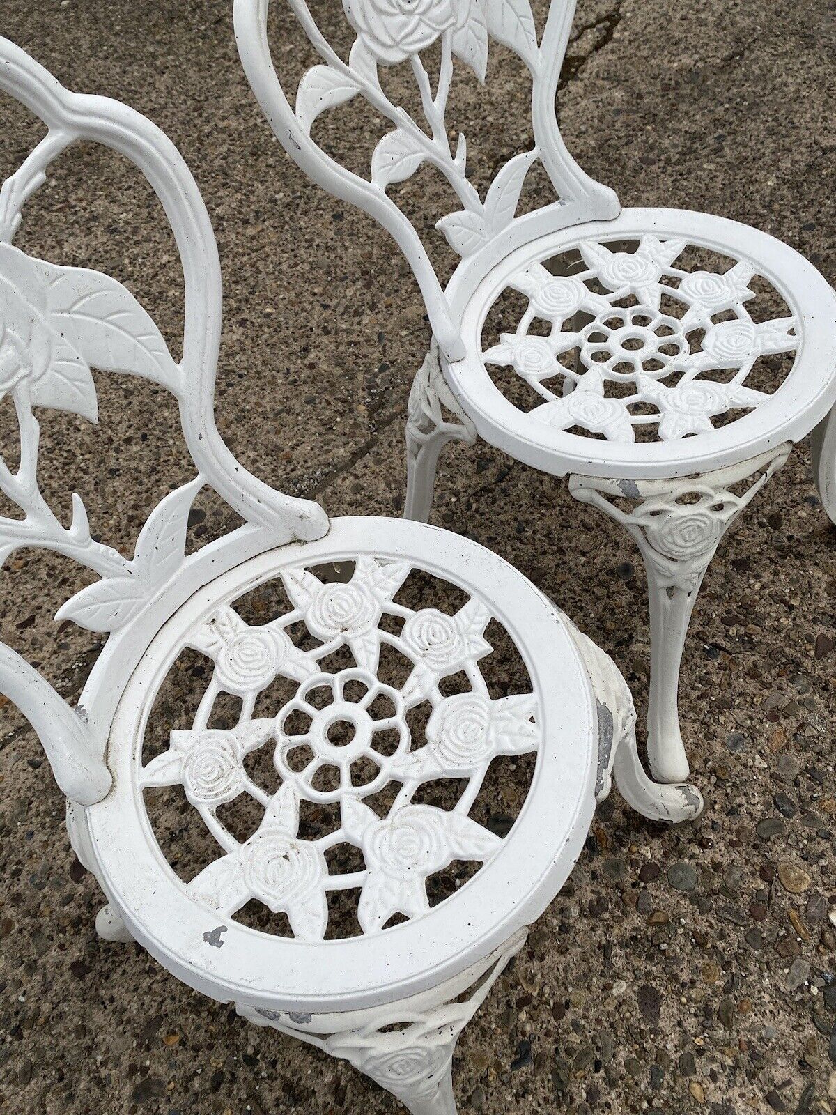 Victorian Style Rose Pattern Cast Aluminum Garden Patio Outdoor Bistro Chairs