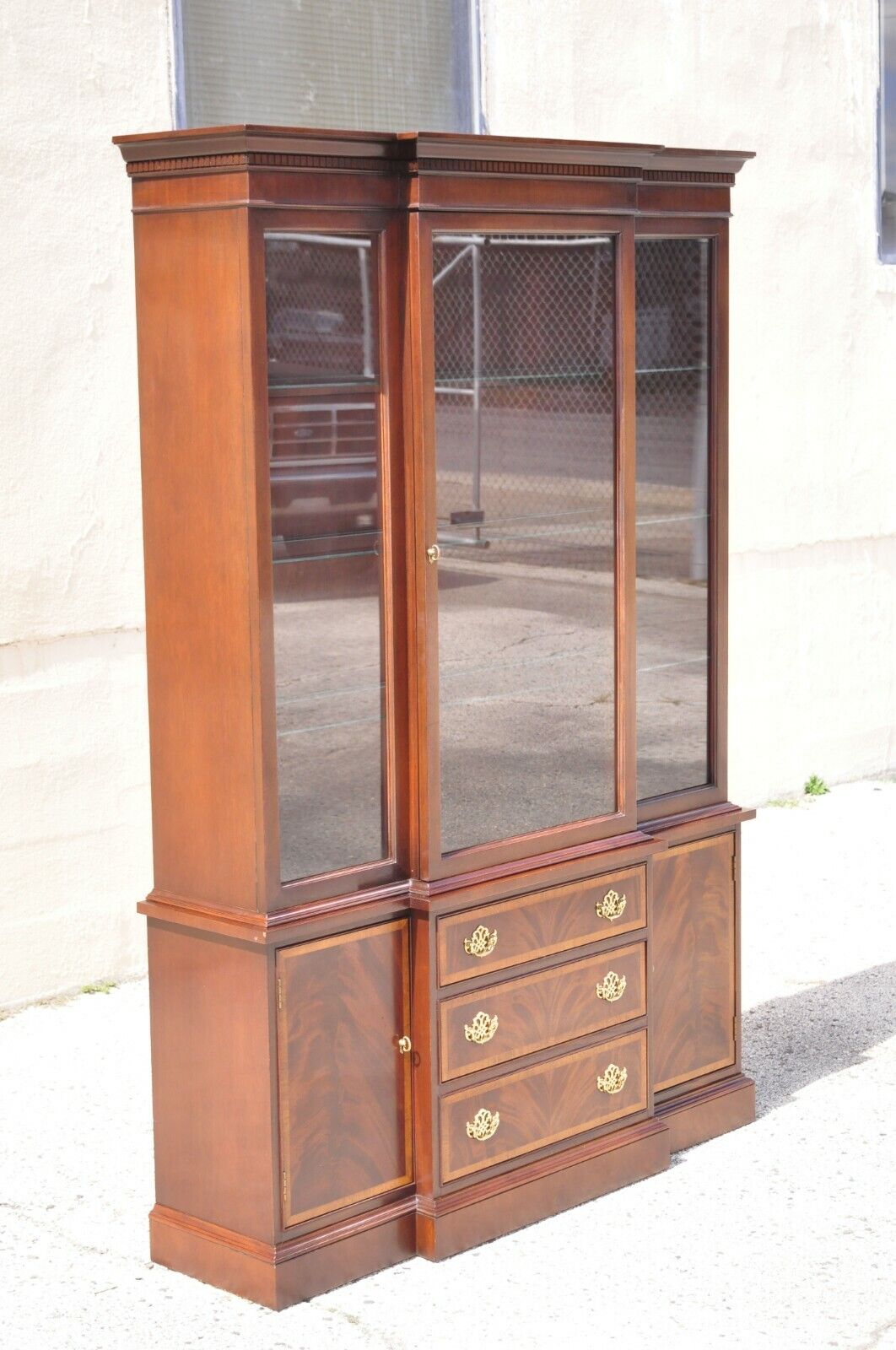 Hickory Chippendale Banded Inlay China Cabinet American Masterpiece Collection