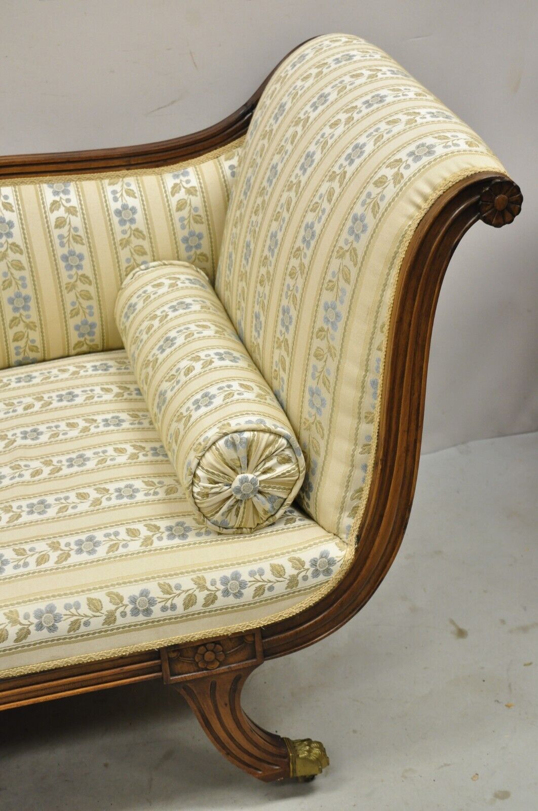 Vintage Regency Style Carved Mahogany Saber Leg Chaise Lounge Sofa Recamier