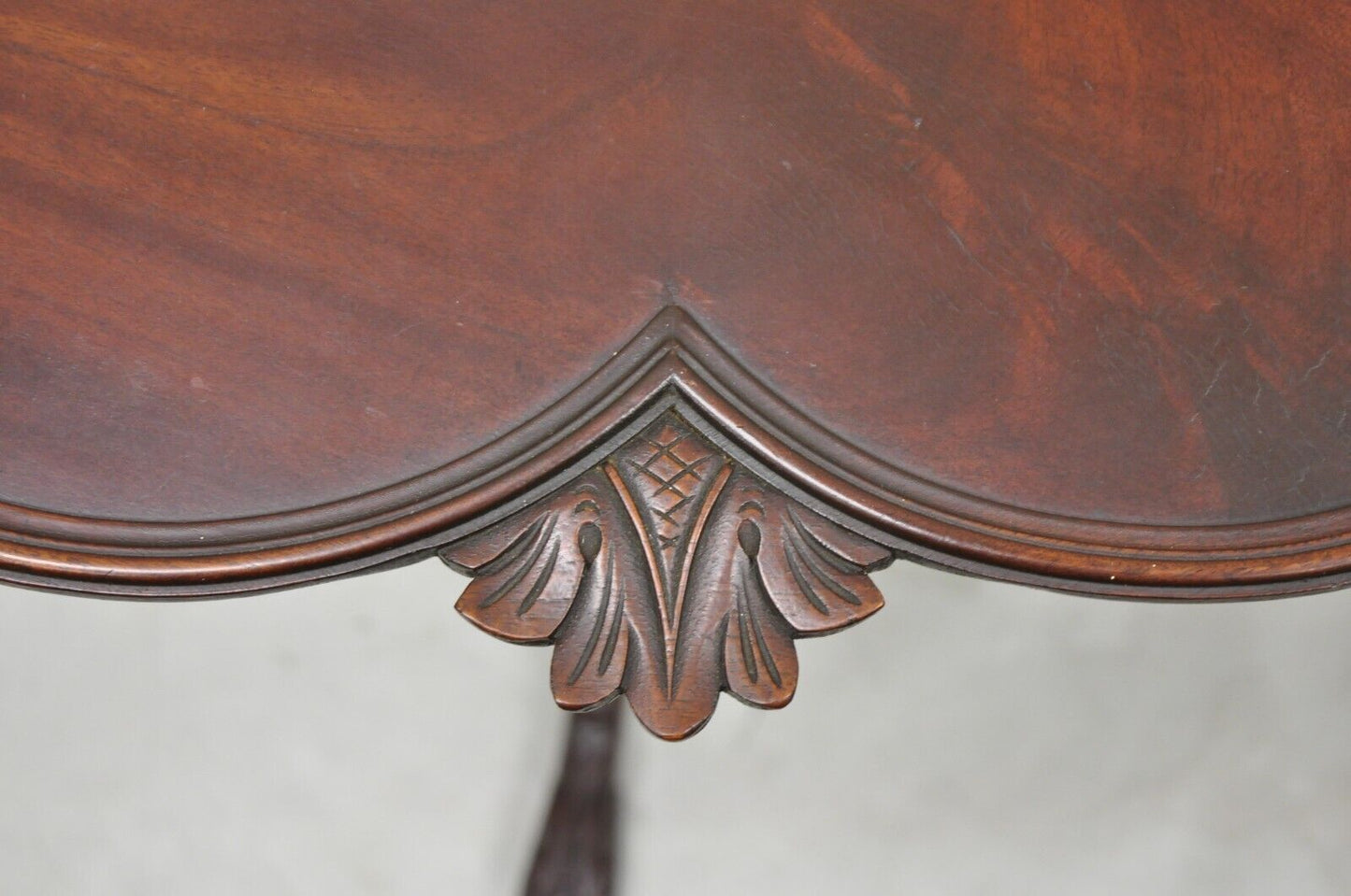 Vintage Crotch Mahogany Chippendale Style Pie Crust Pedestal Side Tea Table