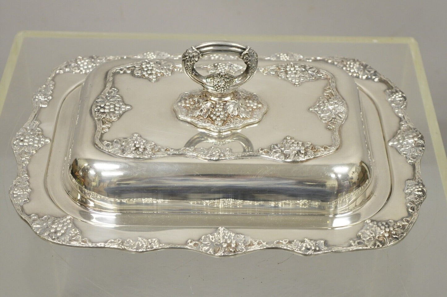 Oneida Silver Plated Grape Vine Regency Style Covered Serving Dish