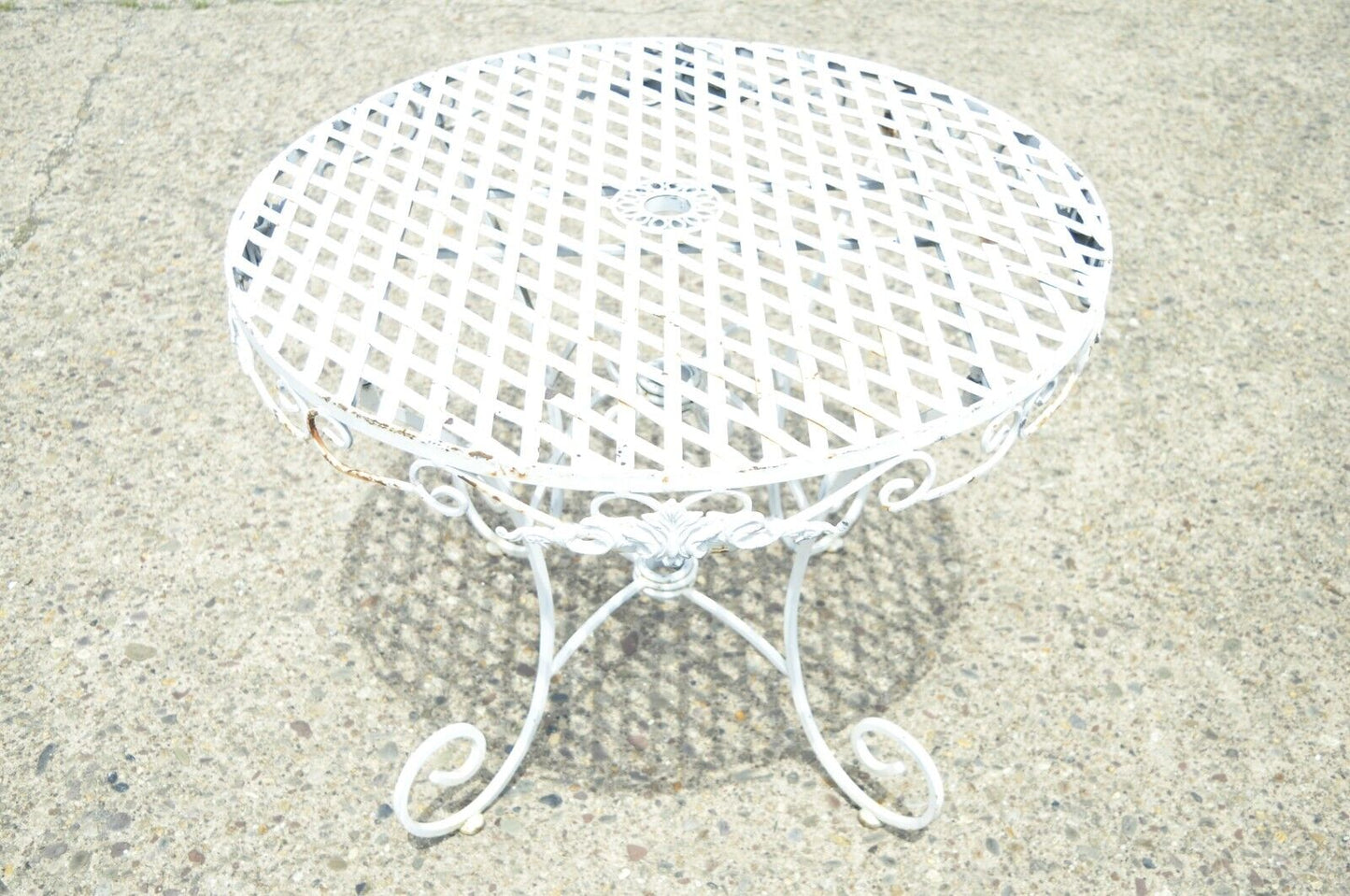 Wrought Iron French Pastry Style Country Lattice Scroll Round Patio Dining Table