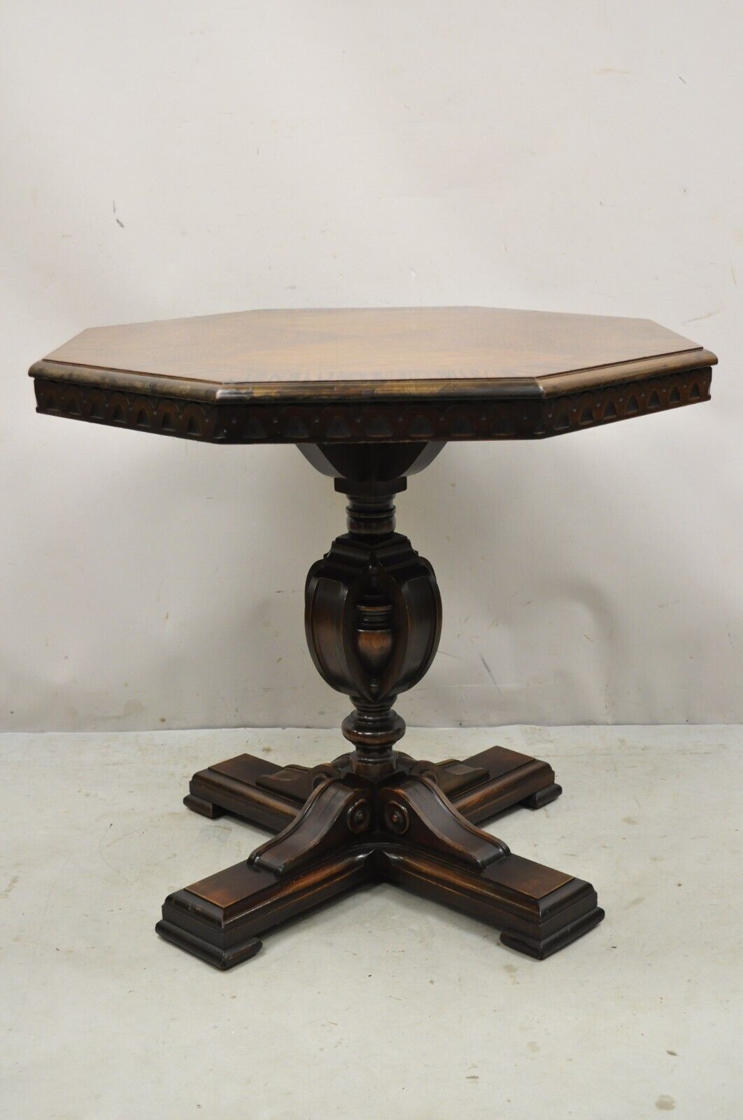 Antique Jacobean Walnut Banded Inlay Sunburst Top Octagonal Center Table