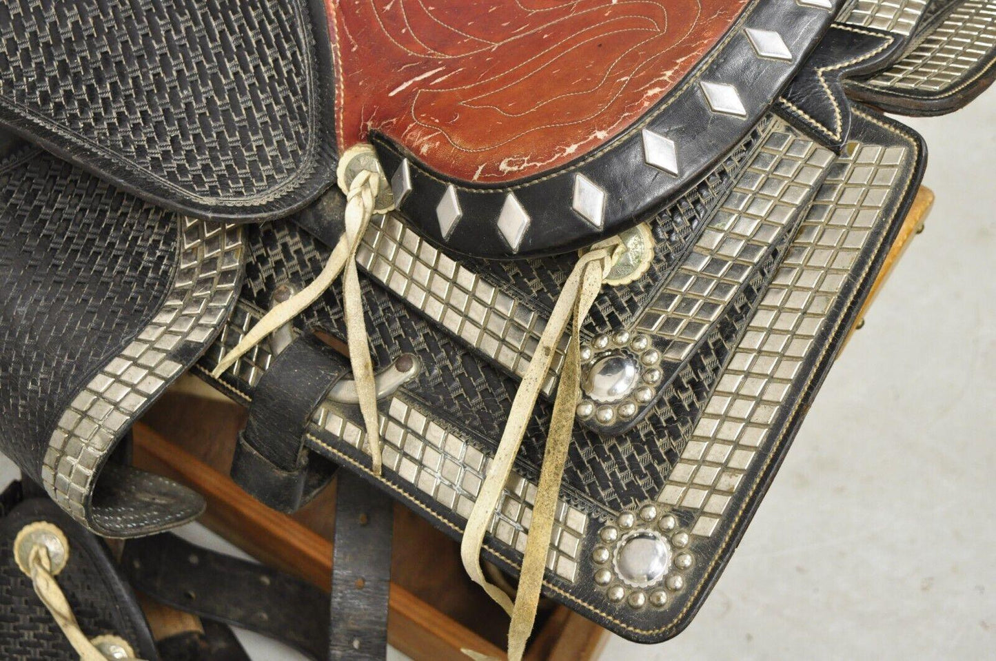 Vintage Simco Black Brown Leather Studded 15.5" Western Horse Show Saddle