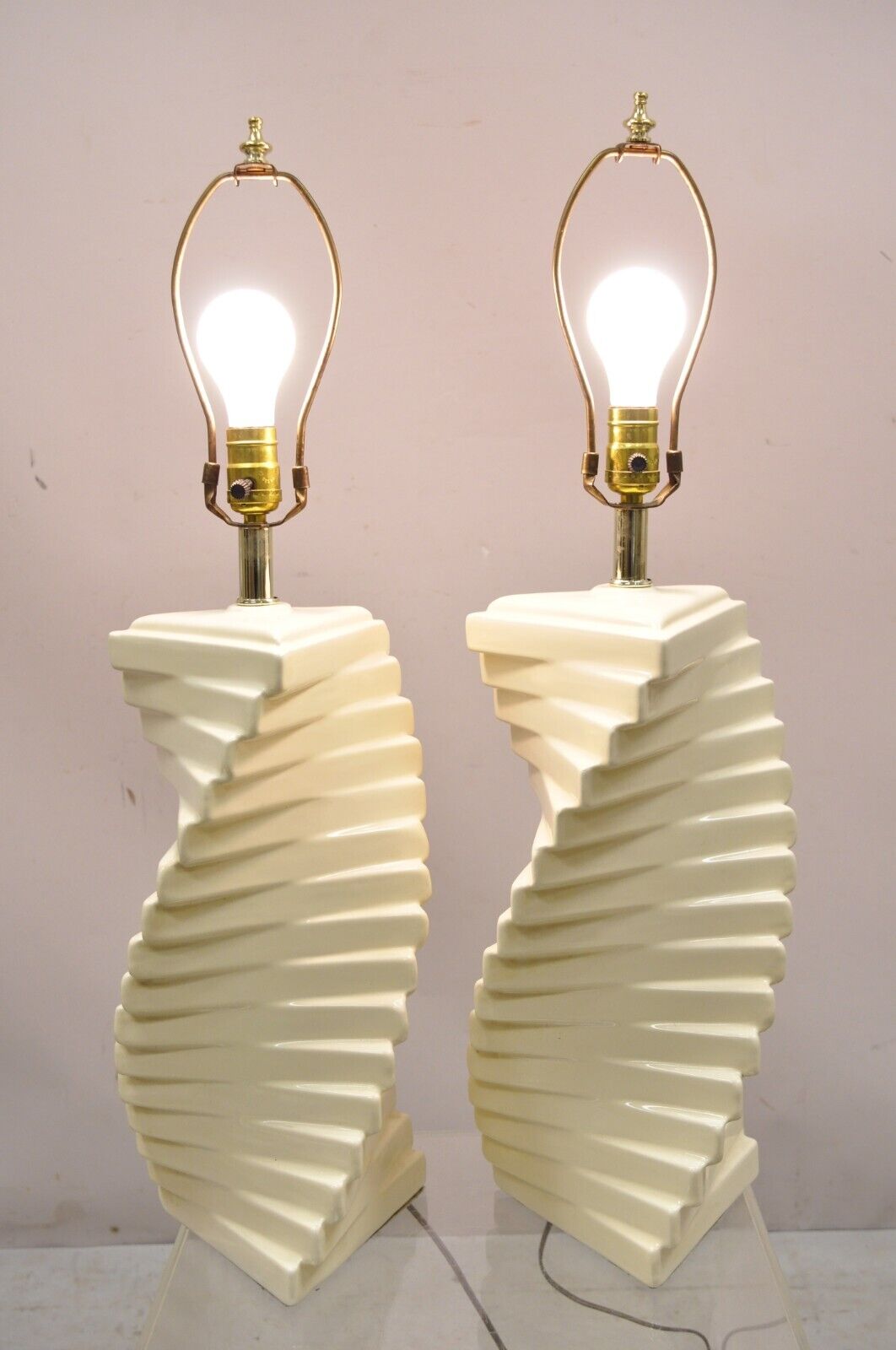 Pair of Vtg Hollywood Regency Beige Ceramic Helix Spiral Mid Century Table Lamps