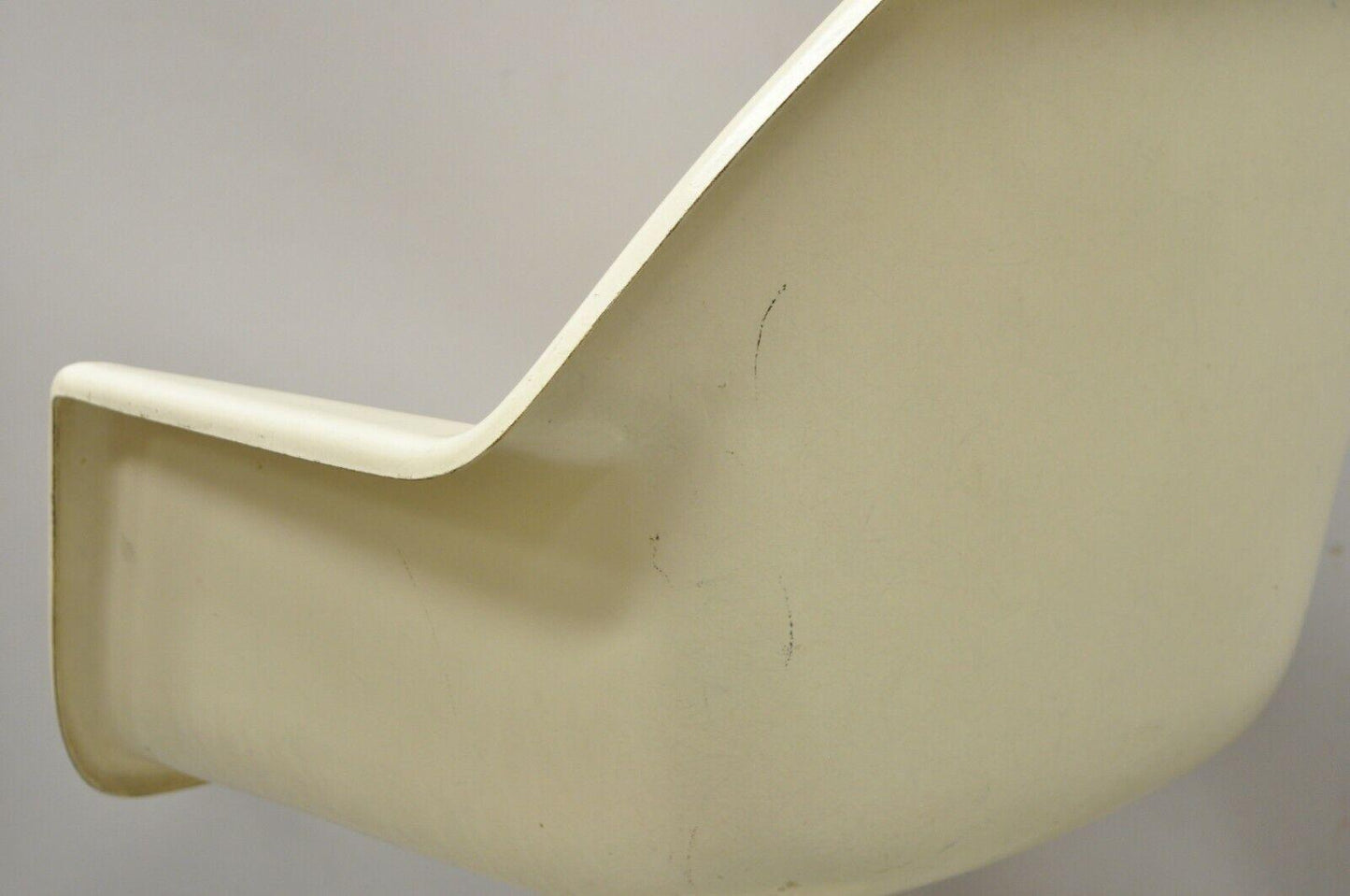 Vintage Mid Century Fiberglass Swivel Seat Metal Tulip Base Dining Arm Chair