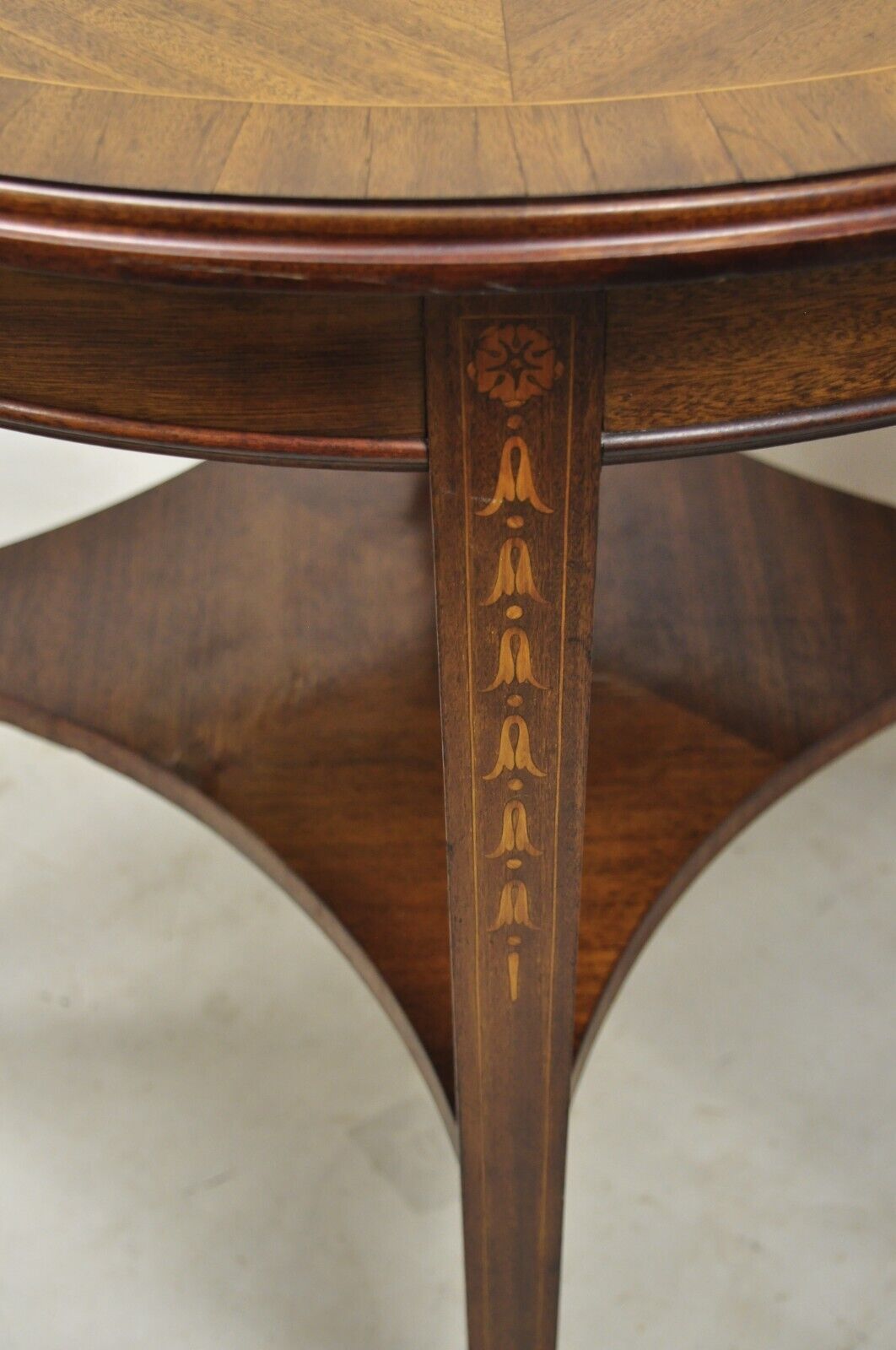 Antique Mahogany Edwardian Bellflower Inlay Round Center Table