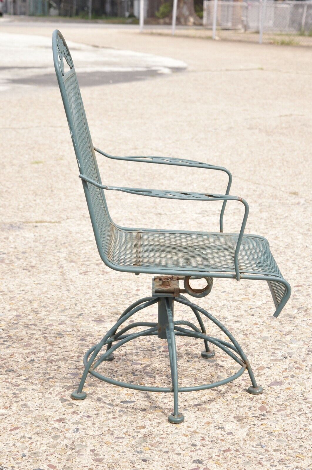 Vintage Meadowcraft Dogwood Green Wrought Iron Swivel Spring Garden Patio Chair