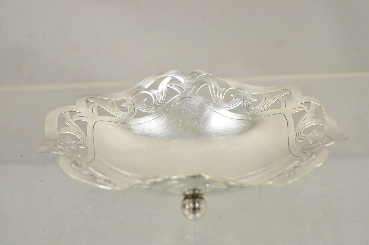 Vintage Victorian Scalloped Pierced Gallery Silver Plated Candy Trinket Dish