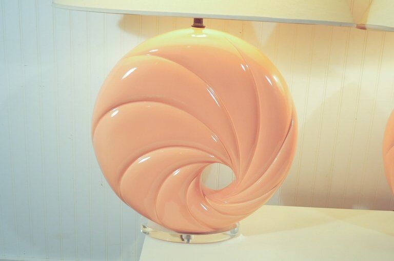 Hollywood Regency 1980s Pink Swirl Shell Form Ceramic & Lucite Round Table Lamps