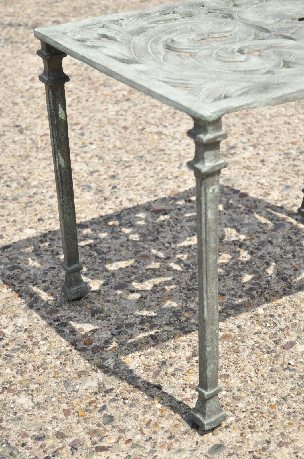 Landgrave Cast Classics Aluminum Leafy Scroll Green Garden Patio Side Table