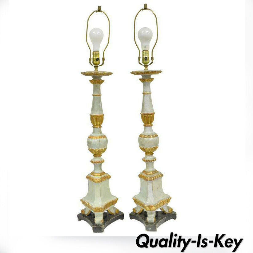 Pair of Early 20th Century Italian Hand-Carved Giltwood Neoclassical Table Lamps