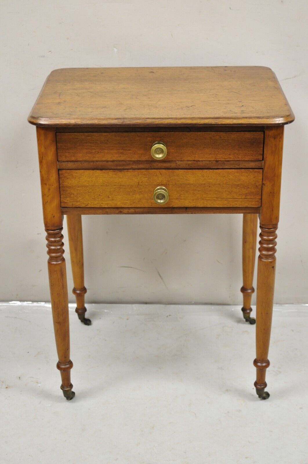 Antique American Colonial Sheraton Mahogany 2 Drawer Nightstand Bedside Table