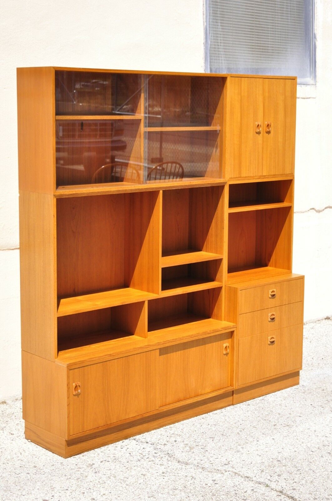 Mid Century Danish Modern Teak Bookcase Wall Unit Credenza Cabinet