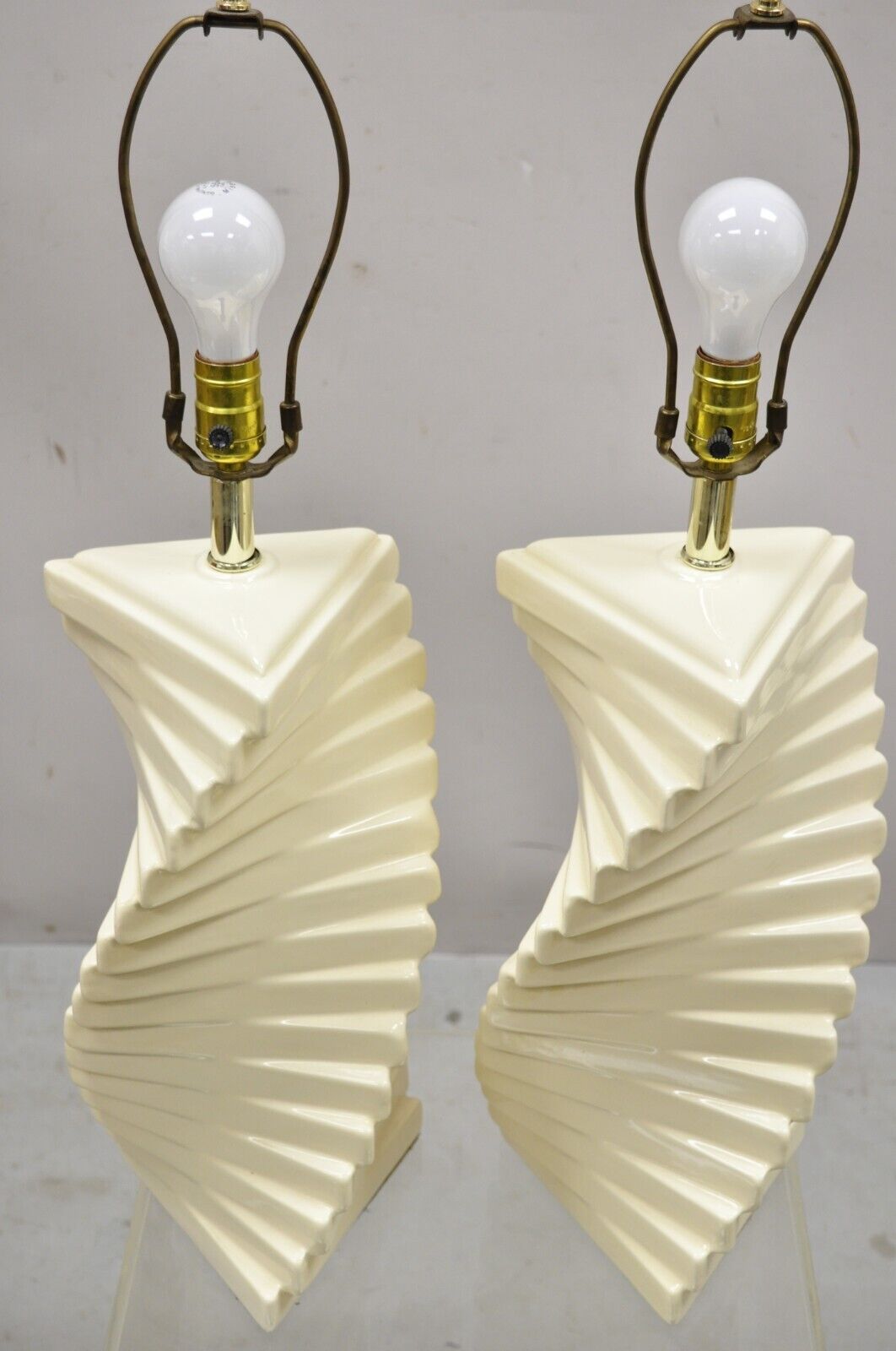 Pair of Vtg Hollywood Regency Beige Ceramic Helix Spiral Mid Century Table Lamps