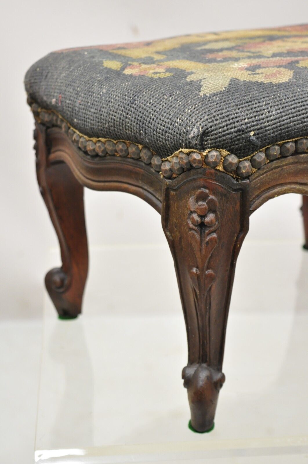 Vtg French Country Louis XV Style Carved Walnut Needlepoint Footstool Ottoman