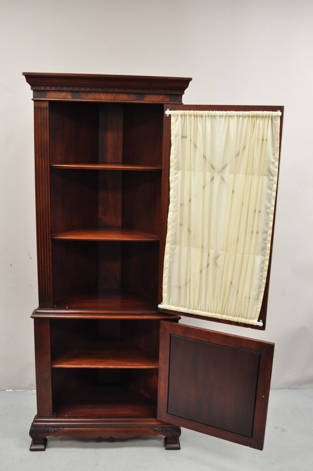 Vintage Georgian Style Mahogany Corner Cabinet China Cabinet with Glass Door