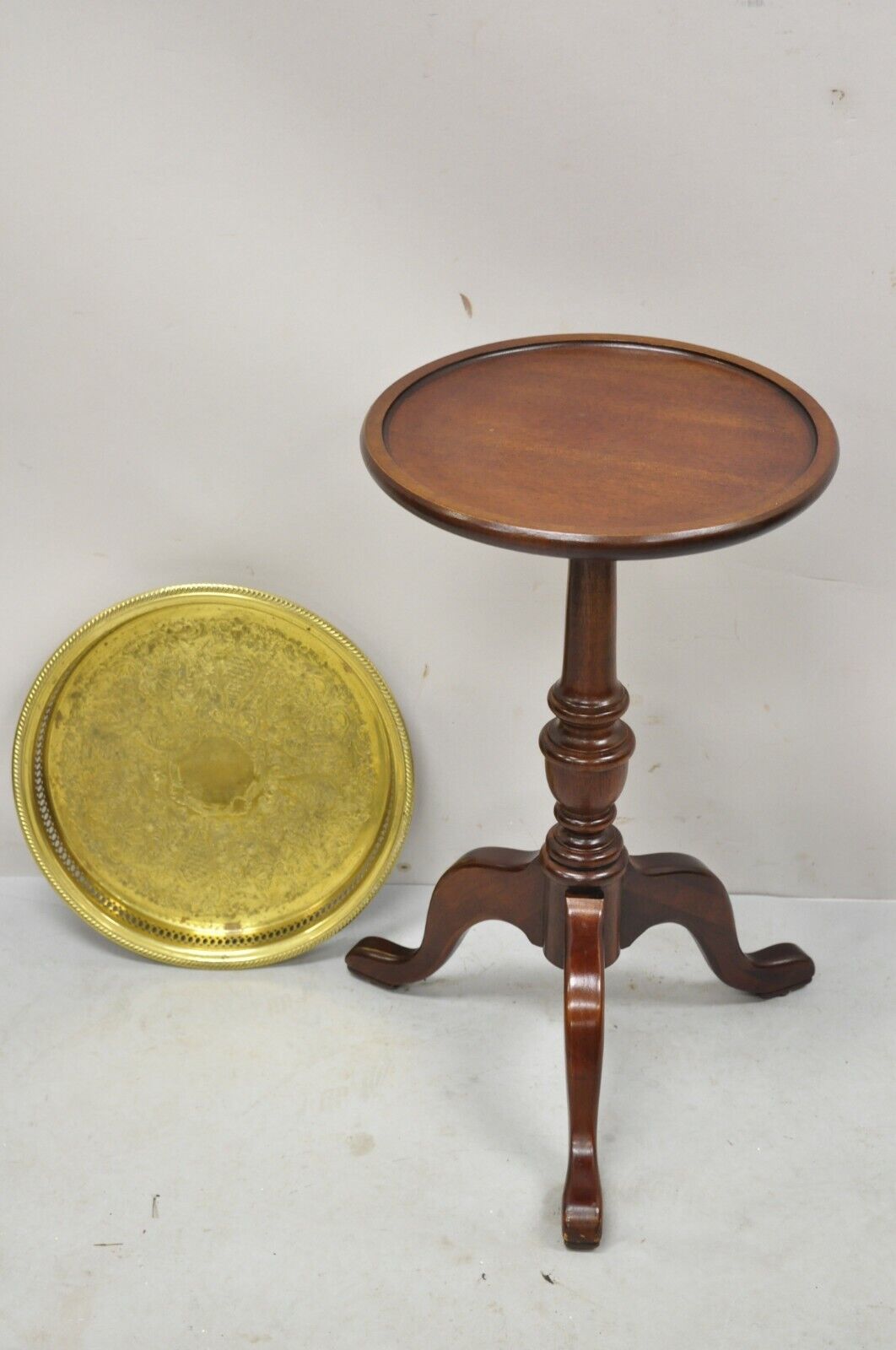 Vintage English Queen Anne Style Small Pedestal Side Table with Brass Tray Top