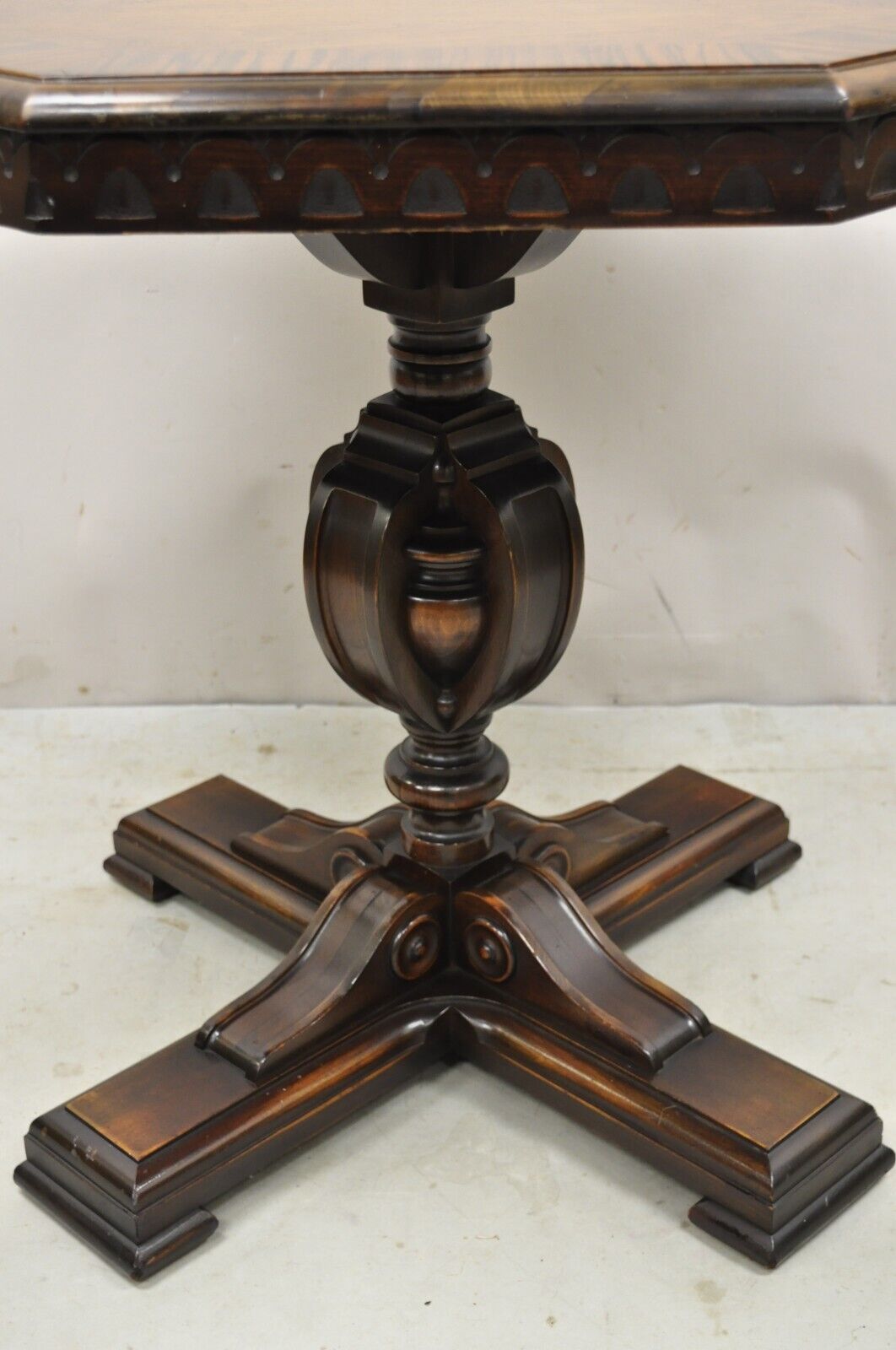 Antique Jacobean Walnut Banded Inlay Sunburst Top Octagonal Center Table