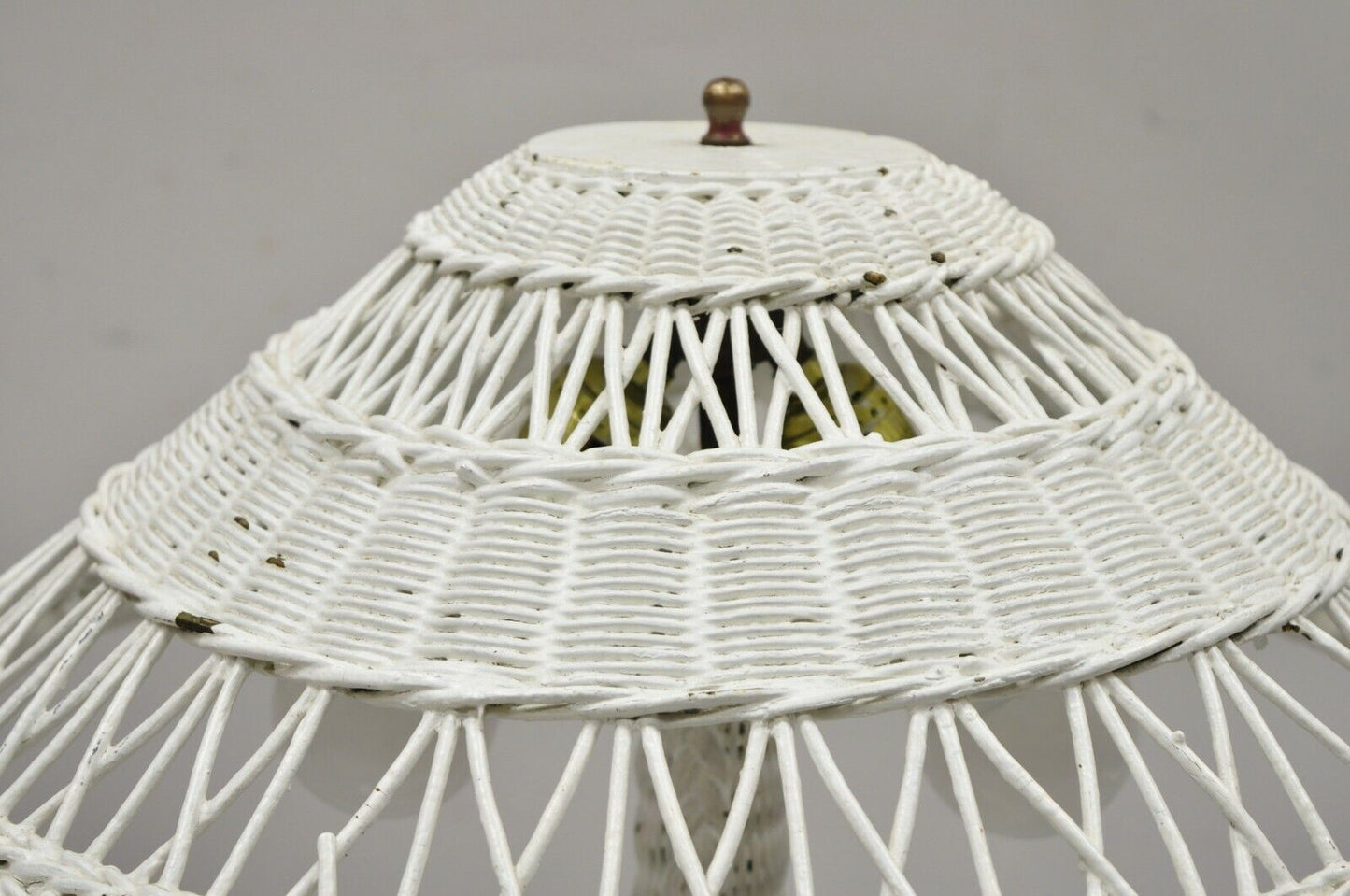 Antique Heywood Wakefield Arts & Crafts White Wicker Table Lamp With Shade