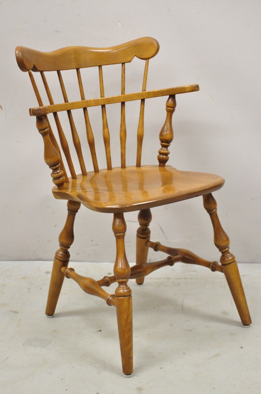 Ethan Allen Heirloom Nutmeg Maple Windsor Comb Back Dining Side Chair