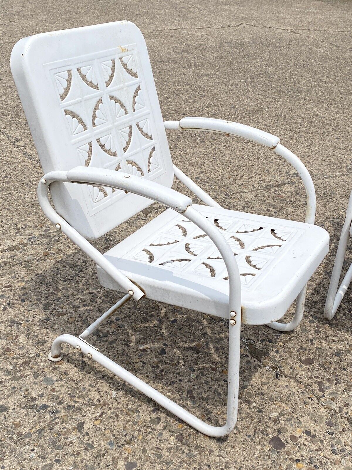 Vintage Starburst Pie Crest Metal Outdoor Patio Springer Lounge Chairs - a Pair